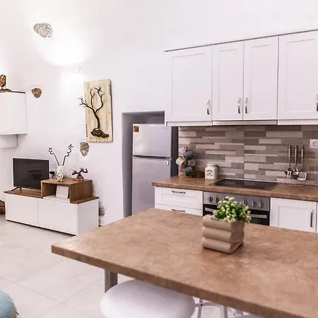 Apartament Chora Tholari