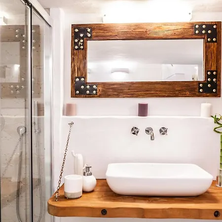 Chora Tholari Apartament